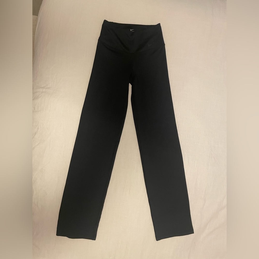 Nike yoga Dri-Fit Luxe Women’s Flared Pants Black